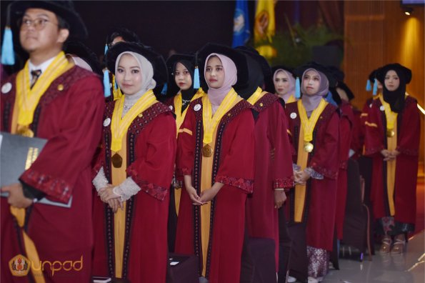 WISUDA UNPAD GEL III TA 2024 - 2025 (1)