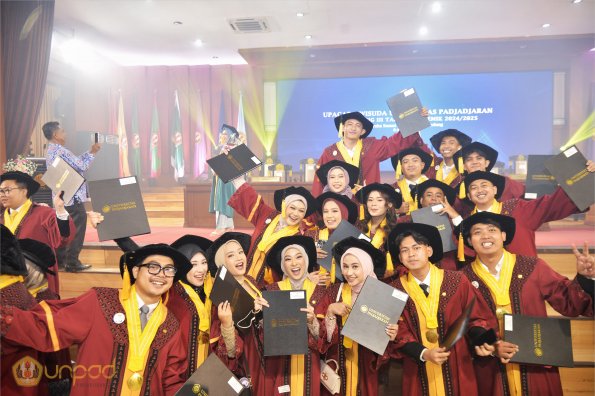 WISUDA UNPAD GEL III TA 2024 - 2025 (106)