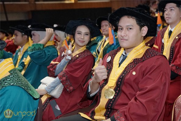 WISUDA UNPAD GEL III TA 2024 - 2025 (35)