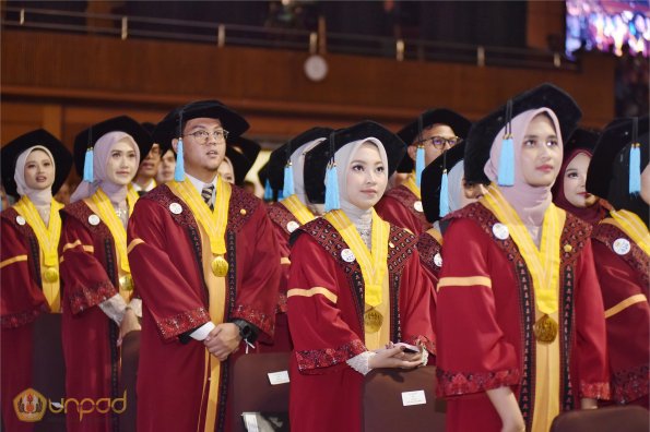 WISUDA UNPAD GEL III TA 2024 - 2025 (6)
