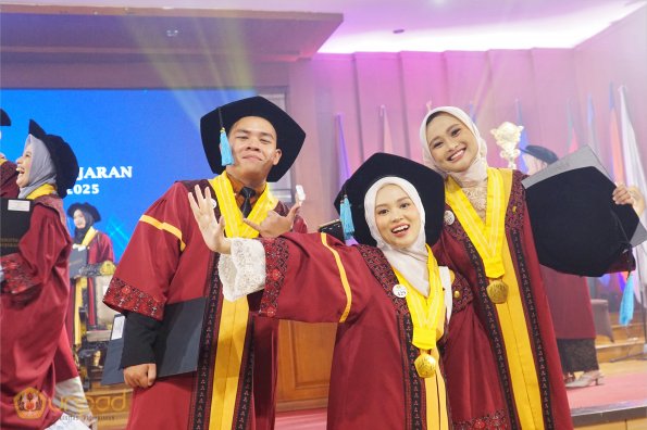WISUDA UNPAD GEL III TA 2024 - 2025 (86)