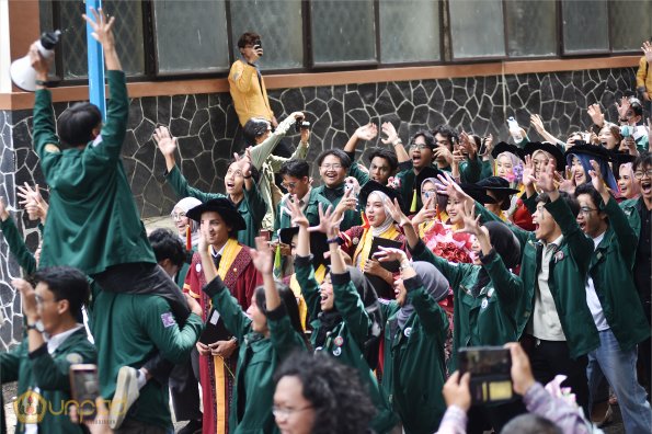 WISUDA UNPAD GEL III TA 2024-2025 (17)