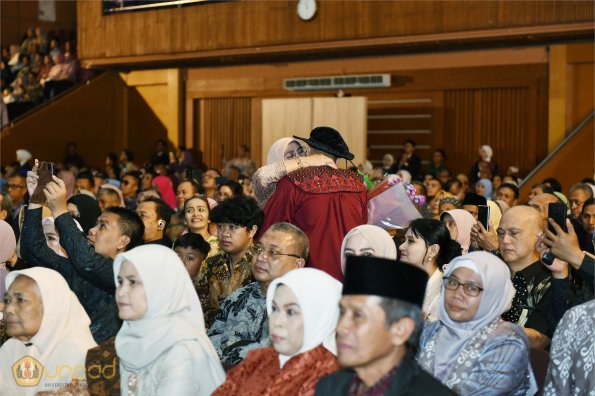 WISUDA UNPAD GEL III TA 2024-2025 (24)