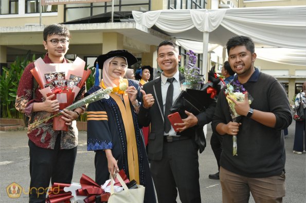 WISUDA UNPAD GEL III TA 2024-2025 (1)