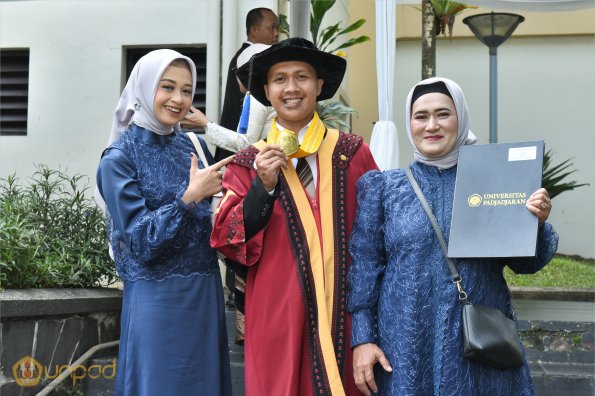 WISUDA UNPAD GEL III TA 2024-2025 (13)