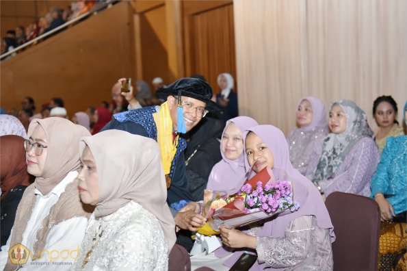 WISUDA UNPAD GEL III TA 2024-2025 (29)