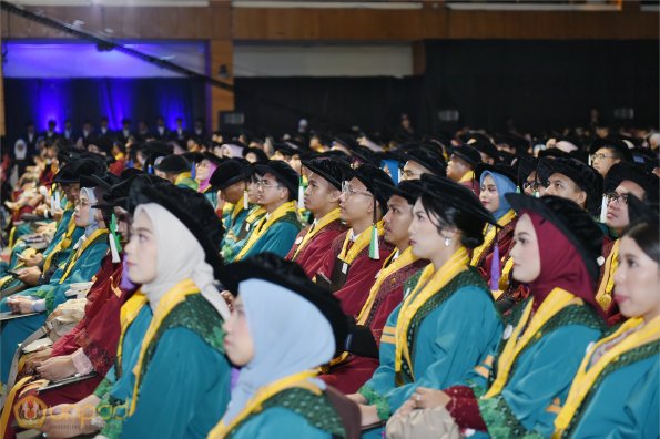WISUDA UNPAD GEL III TA 2024-2025 (5)
