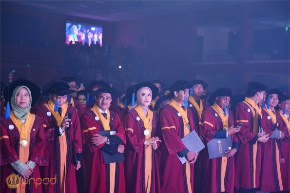 WISUDA UNPAD GEL III TA 2024-2025 (53)
