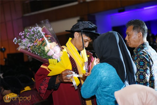 WISUDA UNPAD GEL III TA 2024-2025 (16)