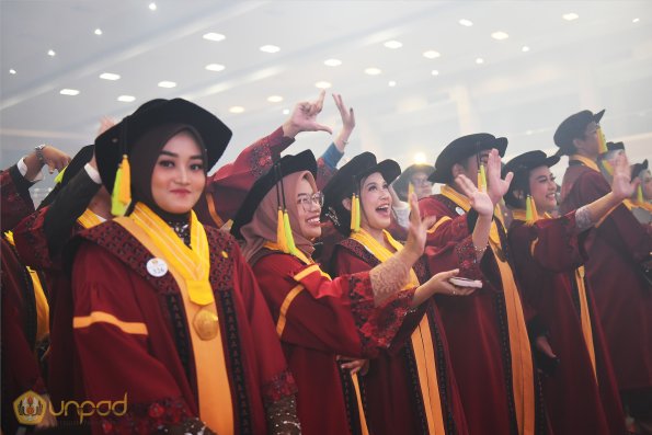 WISUDA UNPAD GEL III TA 2024-2025 (23)