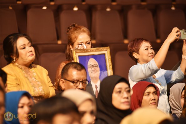 WISUDA UNPAD GEL III TA 2024-2025 (3)