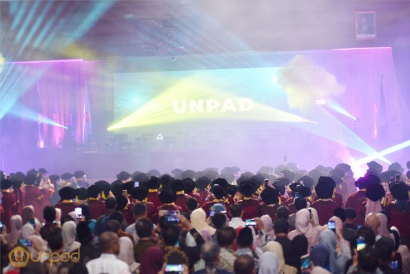 WISUDA UNPAD GEL III TA 2024-2025 (4)