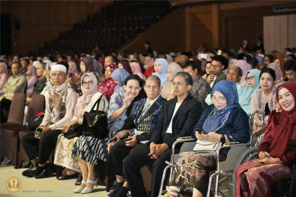 WISUDA UNPAD GEL III TA 2024-2025 (51)