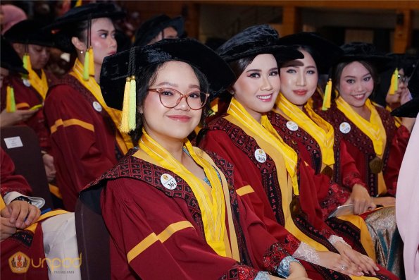 WISUDA UNPAD GEL III TA 2024-2025 (96)
