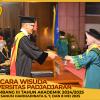 WISUDA UNPAD GEL III TA 2024 - 2025 FAKULTAS HUKUM OLEH DEKAN (15)