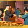 WISUDA UNPAD GEL III TA 2024 - 2025 FAKULTAS HUKUM OLEH DEKAN (23)
