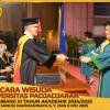 WISUDA UNPAD GEL III TA 2024 - 2025 FAKULTAS HUKUM OLEH DEKAN (26)