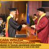 WISUDA UNPAD GEL III TA 2024 - 2025 FAKULTAS HUKUM OLEH DEKAN (85)