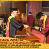 WISUDA UNPAD GEL III TA 2024 - 2025 FAKULTAS HUKUM OLEH DEKAN (92)