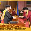 WISUDA UNPAD GEL III TA 2024 - 2025 FAKULTAS KEDOKTERAN GIGI OLEH DEKAN__00039