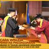 WISUDA UNPAD GEL III TA 2024 - 2025 FAKULTAS KEDOKTERAN GIGI OLEH DEKAN__00046