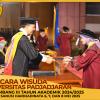 WISUDA UNPAD GEL III TA 2024 - 2025 FAKULTAS KEDOKTERAN GIGI OLEH DEKAN__00047