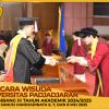 WISUDA UNPAD GEL III TA 2024 - 2025 FAKULTAS KEDOKTERAN GIGI OLEH DEKAN__00049