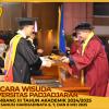WISUDA UNPAD GEL III TA 2024 - 2025 FAKULTAS KEDOKTERAN GIGI OLEH DEKAN__00054