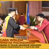 WISUDA UNPAD GEL III TA 2024 - 2025 FAKULTAS KEDOKTERAN GIGI OLEH DEKAN__00055