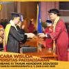 WISUDA UNPAD GEL III TA 2024 - 2025 FAKULTAS KEPERAWATAN OLEH DEKAN  (31)