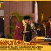 WISUDA UNPAD GEL III TA 2024-2025 FAKULTAS HUKUM OLEH REKTOR (61)