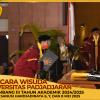 WISUDA UNPAD GEL III TA 2024-2025 FAKULTAS HUKUM OLEH REKTOR (62)