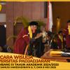 WISUDA UNPAD GEL III TA 2024-2025 FAKULTAS HUKUM OLEH REKTOR (74)