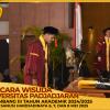 WISUDA UNPAD GEL III TA 2024-2025 FAKULTAS HUKUM OLEH REKTOR (77)