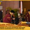 WISUDA UNPAD GEL III TA 2024-2025 FAKULTAS HUKUM OLEH REKTOR (82)