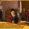 WISUDA UNPAD GEL III TA 2024-2025 FAKULTAS HUKUM OLEH REKTOR (86)