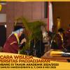 WISUDA UNPAD GEL III TA 2024-2025 FAKULTAS HUKUM OLEH REKTOR (95)