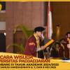 WISUDA UNPAD GEL III TA 2024-2025 FAKULTAS KEDOKTERAN GIGI OLEH REKTOR___00040