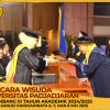 WISUDA UNPAD GEL III TA 2024 - 2025 FAKULTAS EKONOMI DAN BISNIS OLEH DEKAN__00005