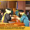 WISUDA UNPAD GEL III TA 2024 - 2025 FAKULTAS EKONOMI DAN BISNIS OLEH DEKAN__00023