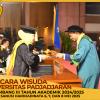 WISUDA UNPAD GEL III TA 2024 - 2025 FAKULTAS EKONOMI DAN BISNIS OLEH DEKAN__00024