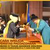 WISUDA UNPAD GEL III TA 2024 - 2025 FAKULTAS EKONOMI DAN BISNIS OLEH DEKAN__00025