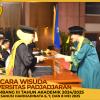 WISUDA UNPAD GEL III TA 2024 - 2025 FAKULTAS EKONOMI DAN BISNIS OLEH DEKAN__00027