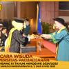 WISUDA UNPAD GEL III TA 2024 - 2025 FAKULTAS EKONOMI DAN BISNIS OLEH DEKAN__00032