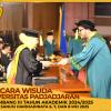 WISUDA UNPAD GEL III TA 2024 - 2025 FAKULTAS EKONOMI DAN BISNIS OLEH DEKAN__00038