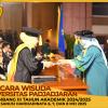 WISUDA UNPAD GEL III TA 2024 - 2025 FAKULTAS EKONOMI DAN BISNIS OLEH DEKAN__00041