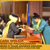 WISUDA UNPAD GEL III TA 2024 - 2025 FAKULTAS EKONOMI DAN BISNIS OLEH DEKAN__00043