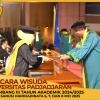 WISUDA UNPAD GEL III TA 2024 - 2025 FAKULTAS EKONOMI DAN BISNIS OLEH DEKAN__00047