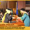 WISUDA UNPAD GEL III TA 2024 - 2025 FAKULTAS EKONOMI DAN BISNIS OLEH DEKAN__00063