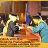 WISUDA UNPAD GEL III TA 2024 - 2025 FAKULTAS EKONOMI DAN BISNIS OLEH DEKAN__00071